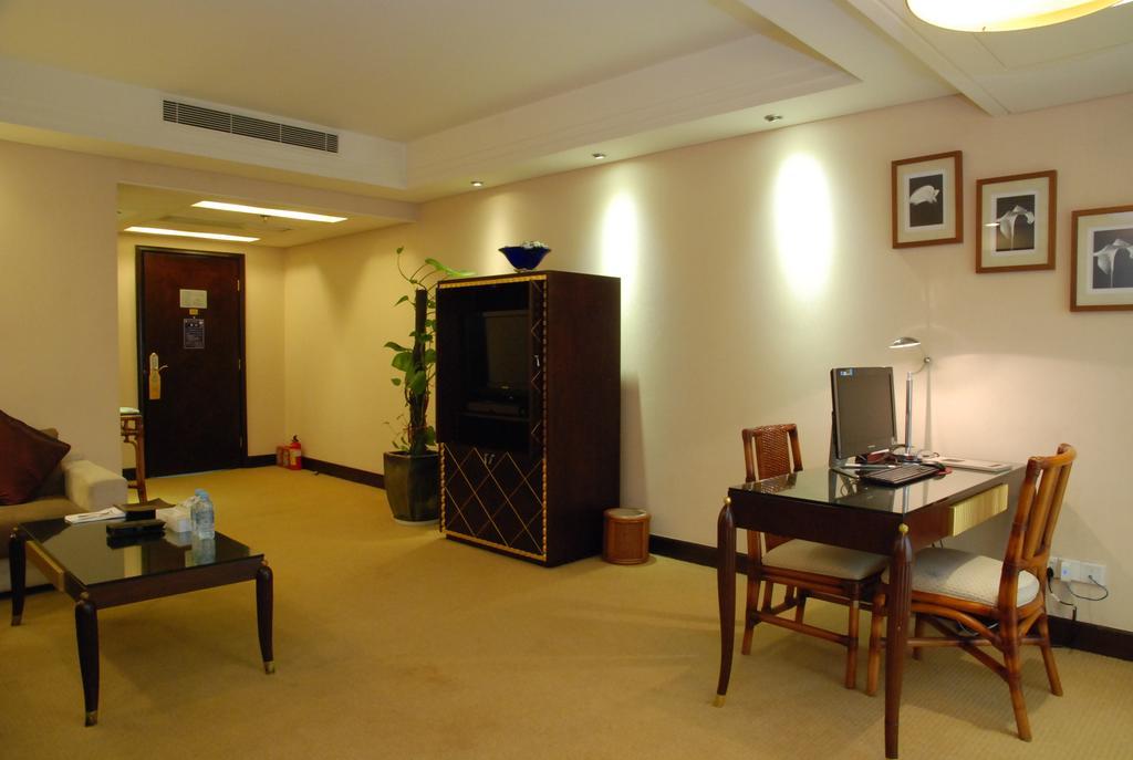 东莞君兰酒店 Grand Land Hotel Dongguan (Guangdong) Exterior foto